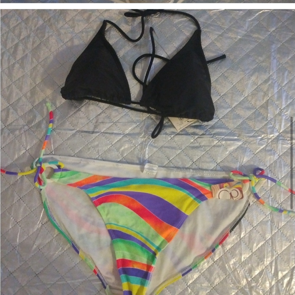 NWOT Bundle of 3 Bikini Sets - Mix and Match - Picture 5 of 7